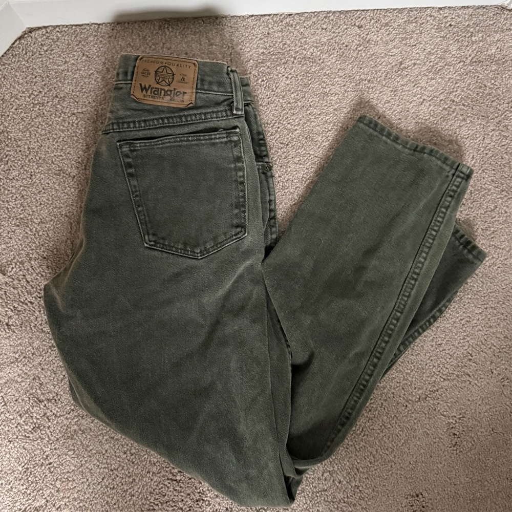 Wrangler Women’s Olive Relaxed Straight Jeans